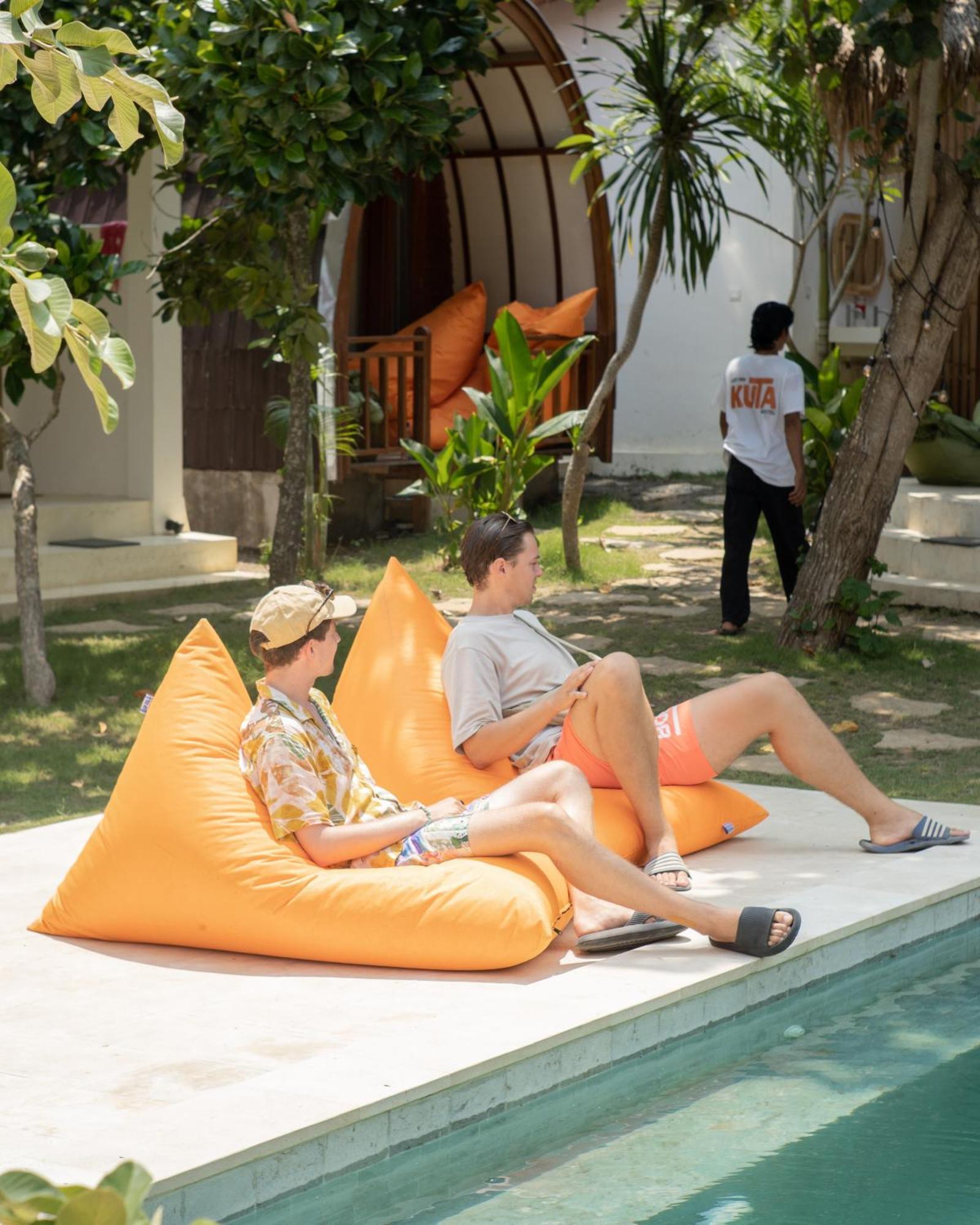 Lost Inn Kuta Capsule Hostel Bagian luar foto